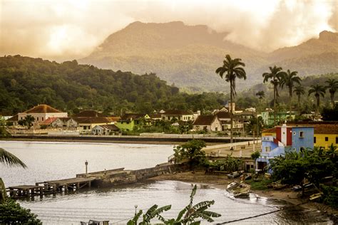   A Igreja de São Tomé Uma Reflexão Profunda sobre a Fé e a Beleza da Forma!